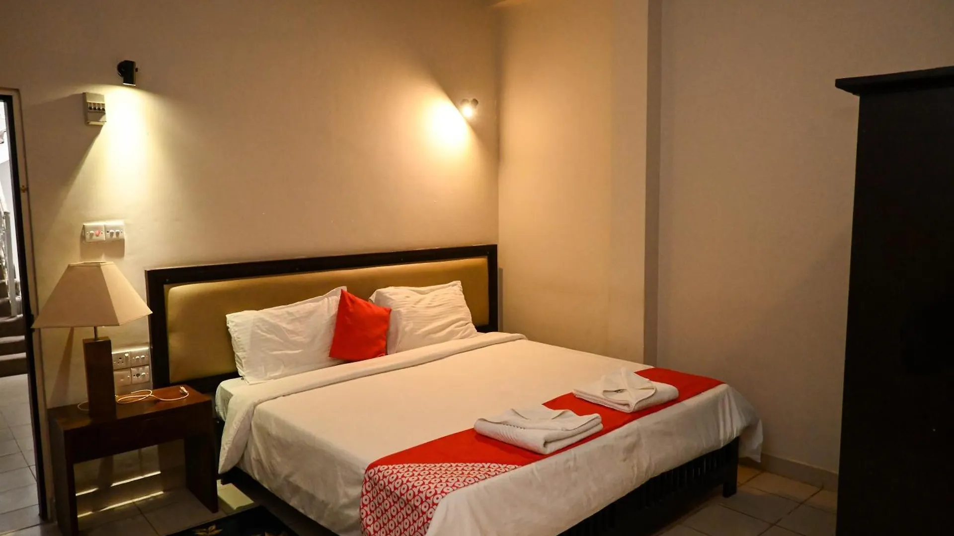 The Kings Bay Hotel By Silvas Negombo 0*,  Sri Lanka