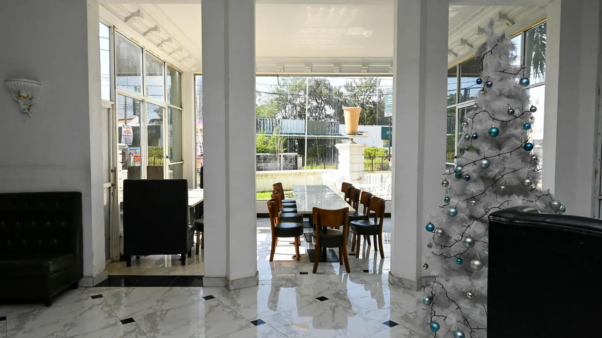 The Kings Bay Hotel By Silvas Negombo